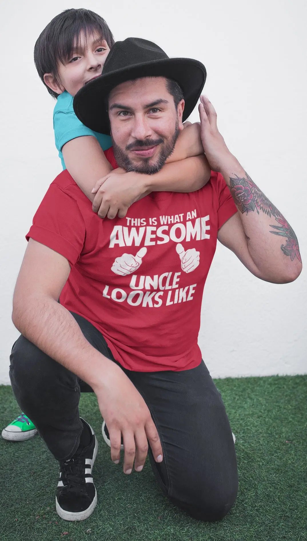 THIS IS WHAT AN AWESOME UNCLE LOOKS LIKE